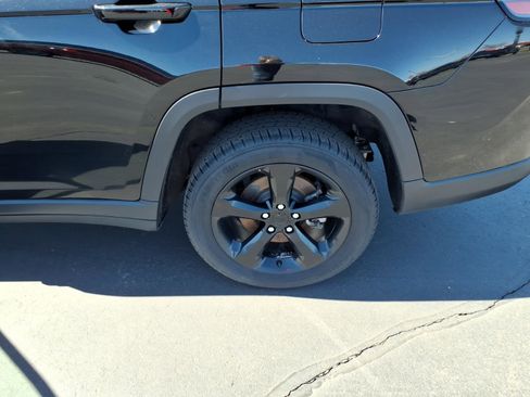 Used 2023 Jeep Grand Cherokee L Laredo image 21