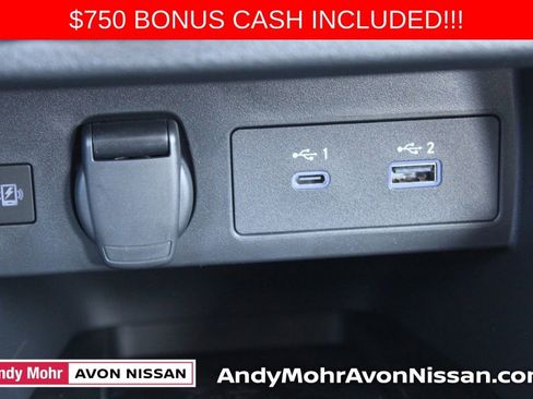 New 2025 Nissan Versa SR image 25