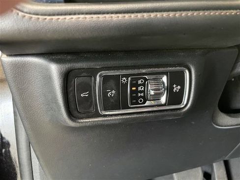 Used 2023 Lincoln Aviator AWD image 12