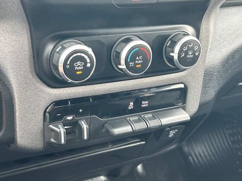 Used 2022 RAM 2500 Tradesman w/ Chrome Appearance Group AWD/4WD image 33