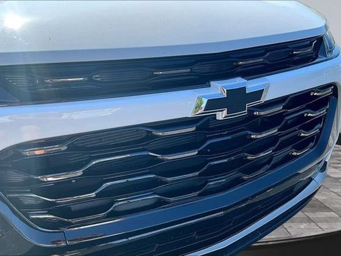 Used 2025 Chevrolet Trax ACTIV w/ Sunroof Package FWD image 32