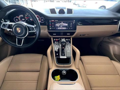 Used 2022 Porsche Cayenne Platinum Edition AWD/4WD image 19