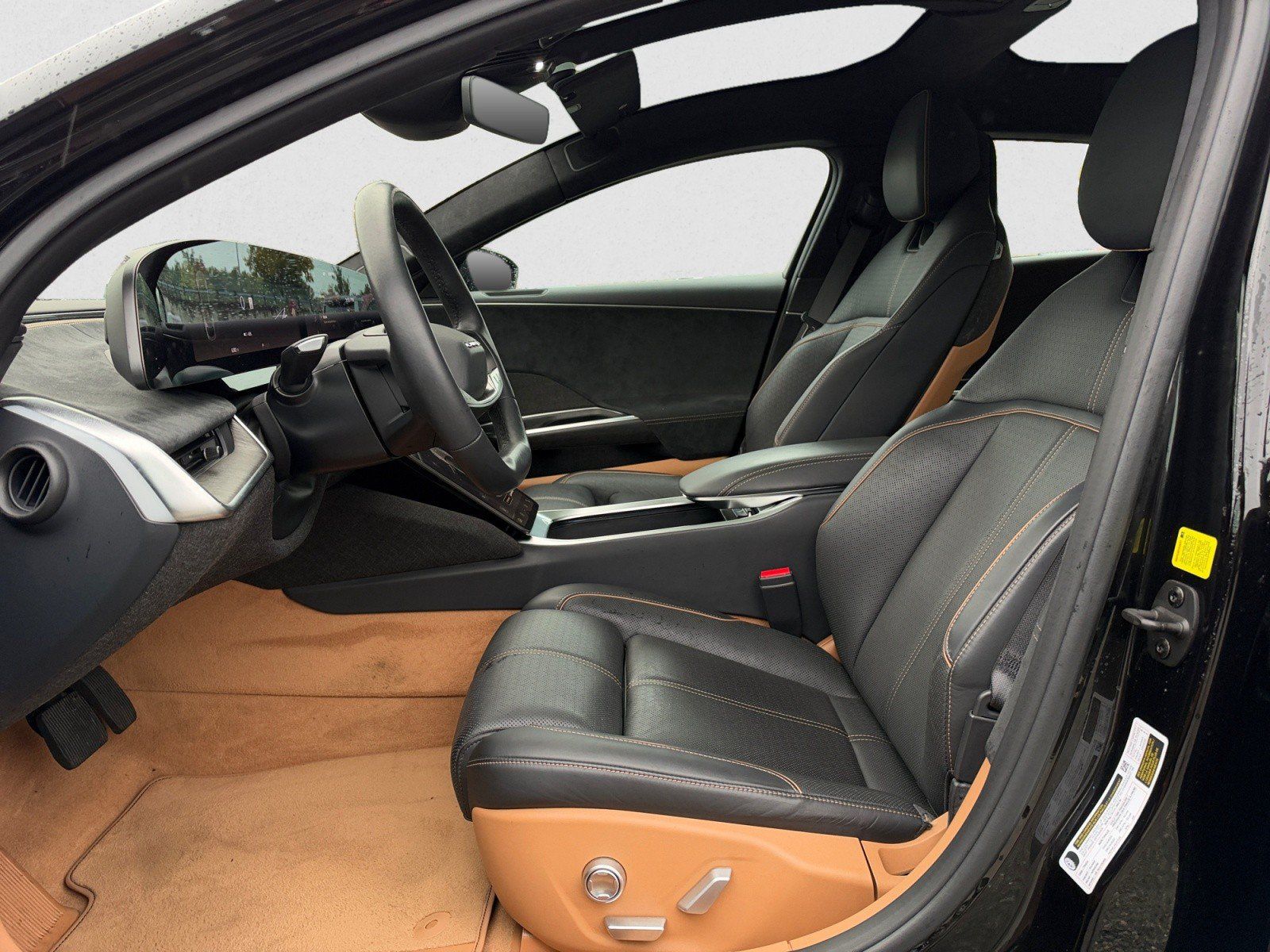 Used 2025 Lucid Air Grand Touring AWD/4WD image 11