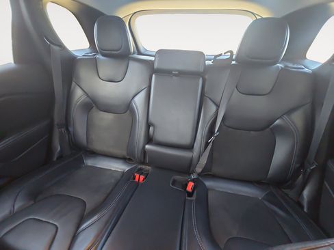 Used 2020 Jeep Cherokee Latitude Plus image 22