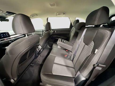 Certified 2024 Kia Sorento LX image 22