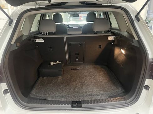 Certified 2022 Volkswagen Taos SE w/ Panoramic Sunroof Package image 9