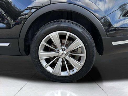 Used 2018 Ford Explorer Limited image 57