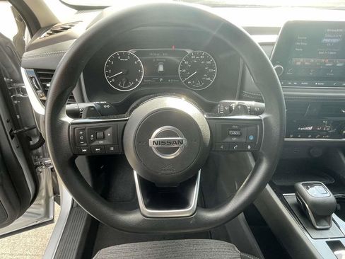Used 2021 Nissan Rogue SV image 18