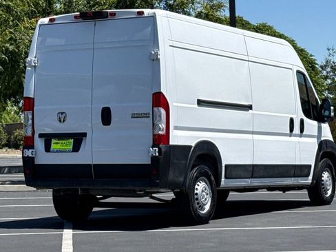 Used 2025 RAM ProMaster 2500 w/ Convenience Group FWD image 10