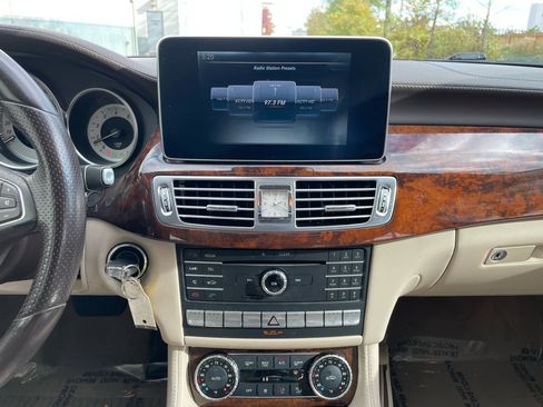 Used 2015 Mercedes-Benz CLS 400 image 41