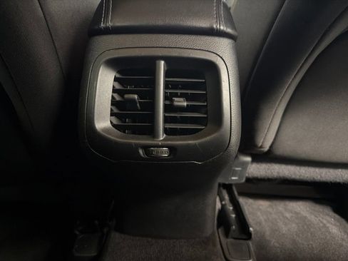 Used 2019 Jeep Cherokee Latitude w/ Cold Weather Group AWD/4WD image 11