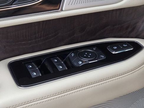 Used 2021 Lincoln Navigator Reserve w/ Luxury Package RWD image 35