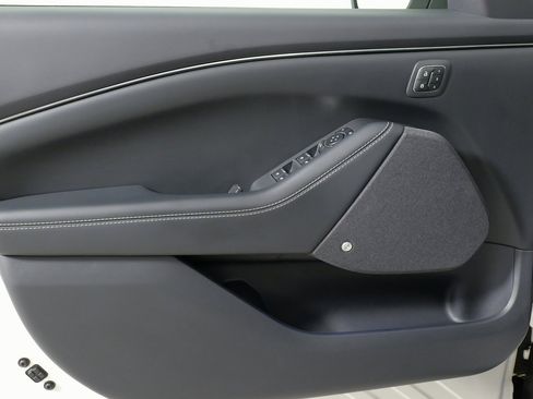 Used 2022 Ford Mustang Mach-E Premium image 25