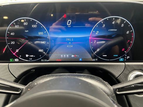 Used 2025 Mercedes-Benz E 350 4MATIC Sedan image 32