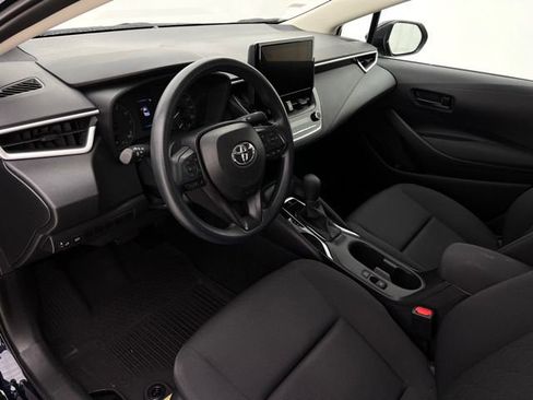 Used 2025 Toyota Corolla LE FWD image 12