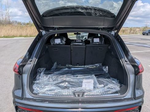 New 2026 Audi SQ5 Premium Plus image 18