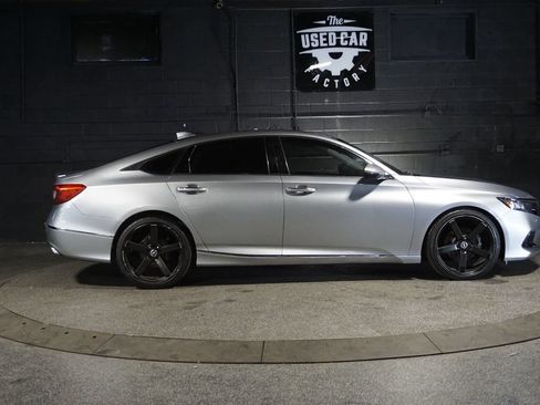 Used 2021 Honda Accord Touring image 8