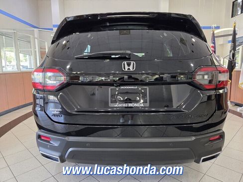 Used 2025 Honda Pilot Black Edition image 5