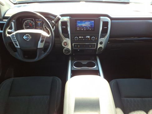 Used 2019 Nissan Titan SV w/ SV Convenience Package AWD/4WD image 14