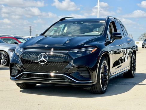 New 2026 Mercedes-Benz EQS 550 4MATIC SUV image 6