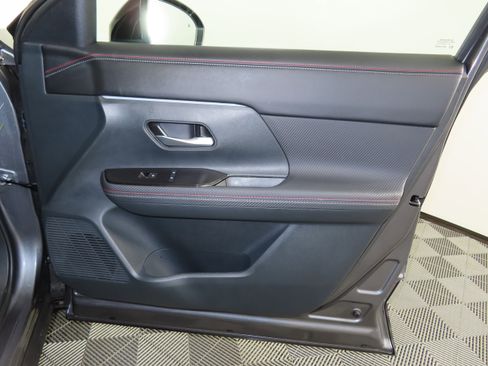 Certified 2025 Nissan Kicks SR image 31