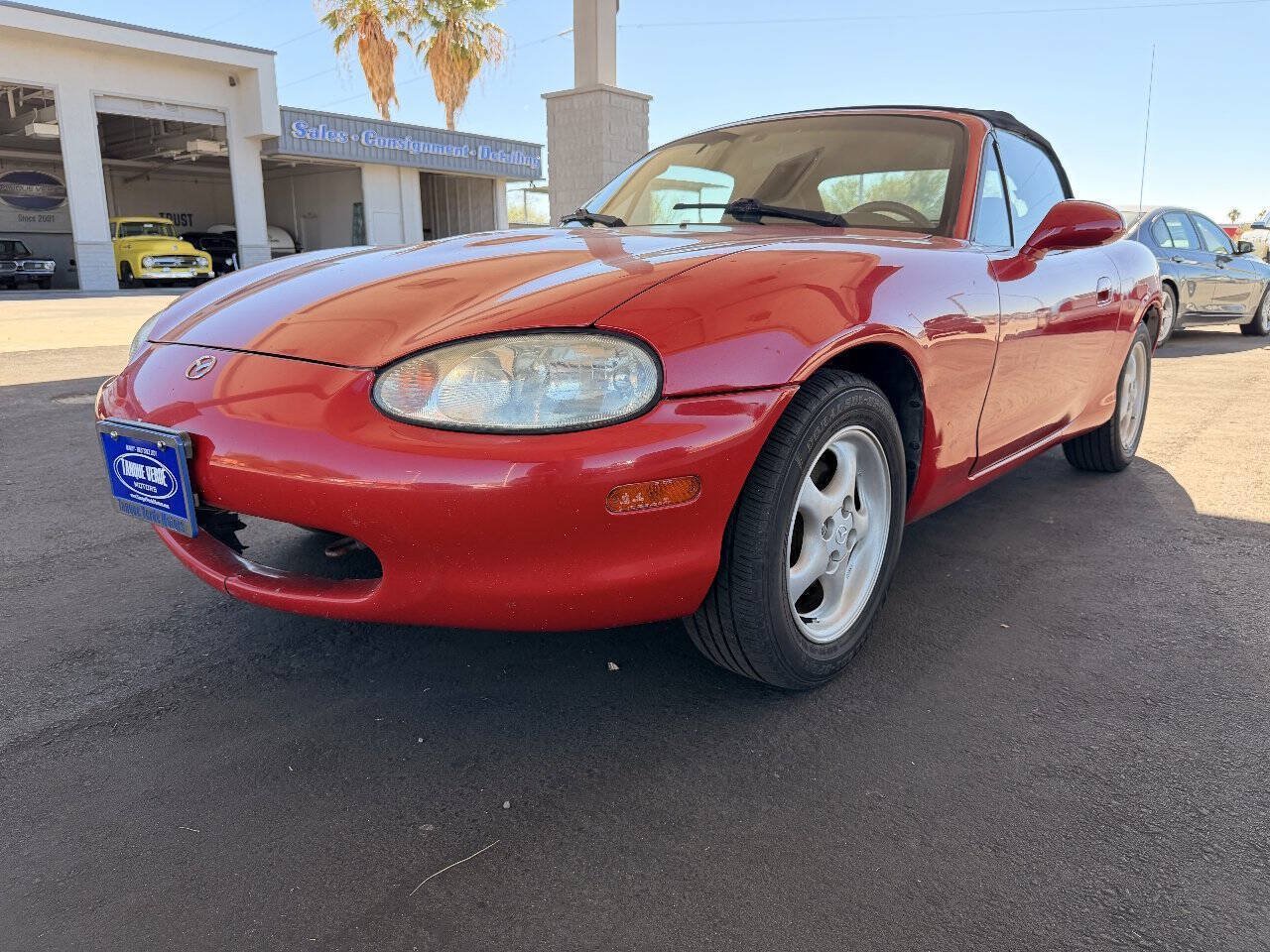 Used 1999 MAZDA MX-5 Miata RWD image 3