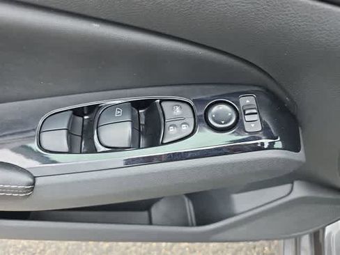 Used 2023 Nissan Altima 2.5 SV FWD image 30