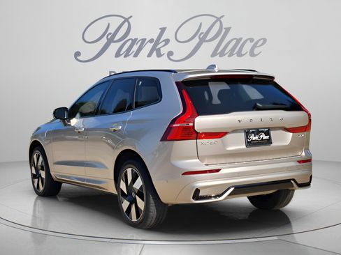 Used 2025 Volvo XC60 T8 Plus w/ Protection Package Premier AWD/4WD image 3