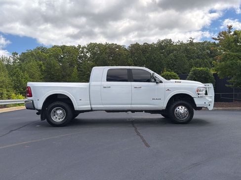 Used 2022 RAM 3500 Laramie AWD/4WD image 5