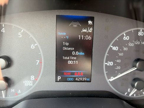 Used 2024 Toyota Corolla LE FWD image 12