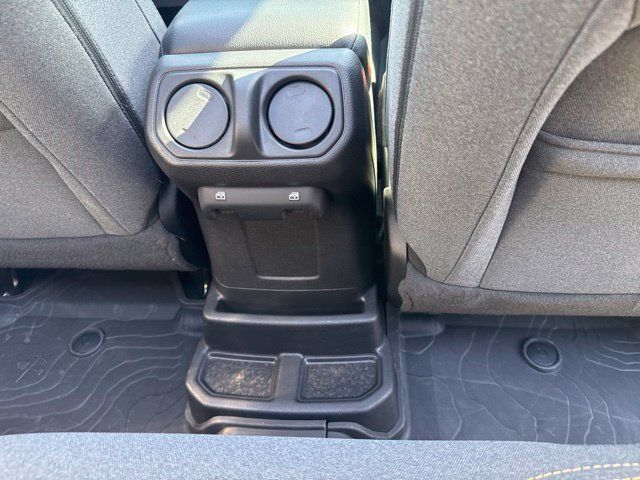 Certified 2024 Jeep Wrangler Unlimited AWD/4WD image 35