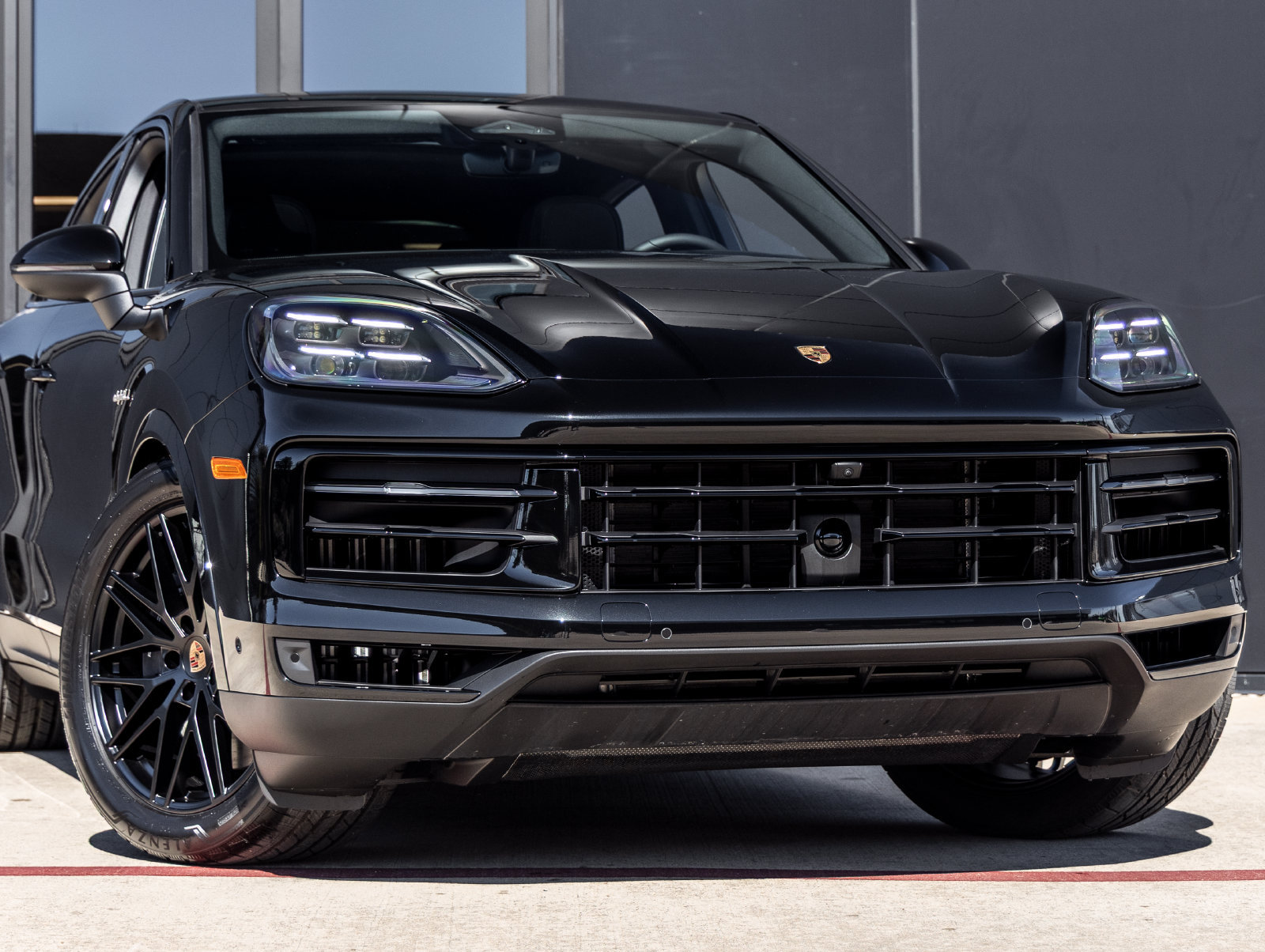 Certified 2026 Porsche Cayenne E-Hybrid Coupe AWD/4WD image 9