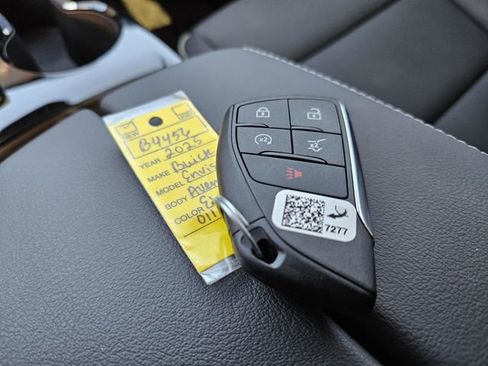 New 2025 Buick Envision Avenir image 24