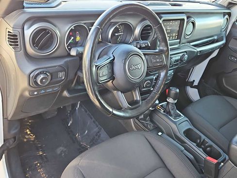 Used 2023 Jeep Wrangler Unlimited w/ Cold Weather Group image 10