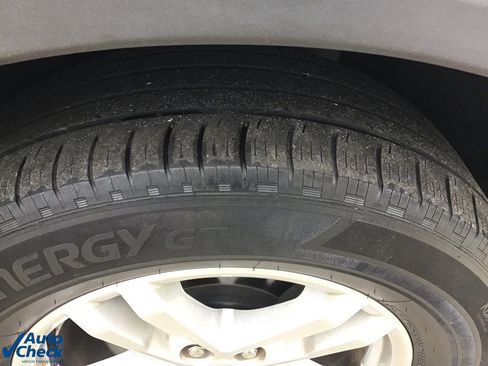 Used 2021 Ford Explorer XLT image 50