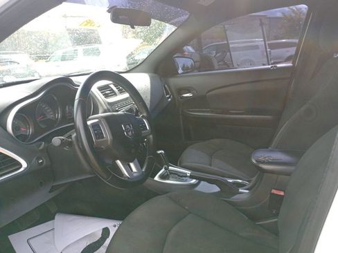 Used 2011 Dodge Avenger Mainstreet image 10