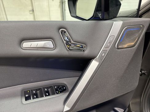 Used 2025 BMW iX M60 image 13