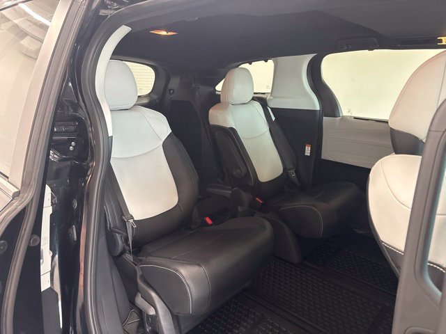 Used 2026 Toyota Sienna AWD image 27