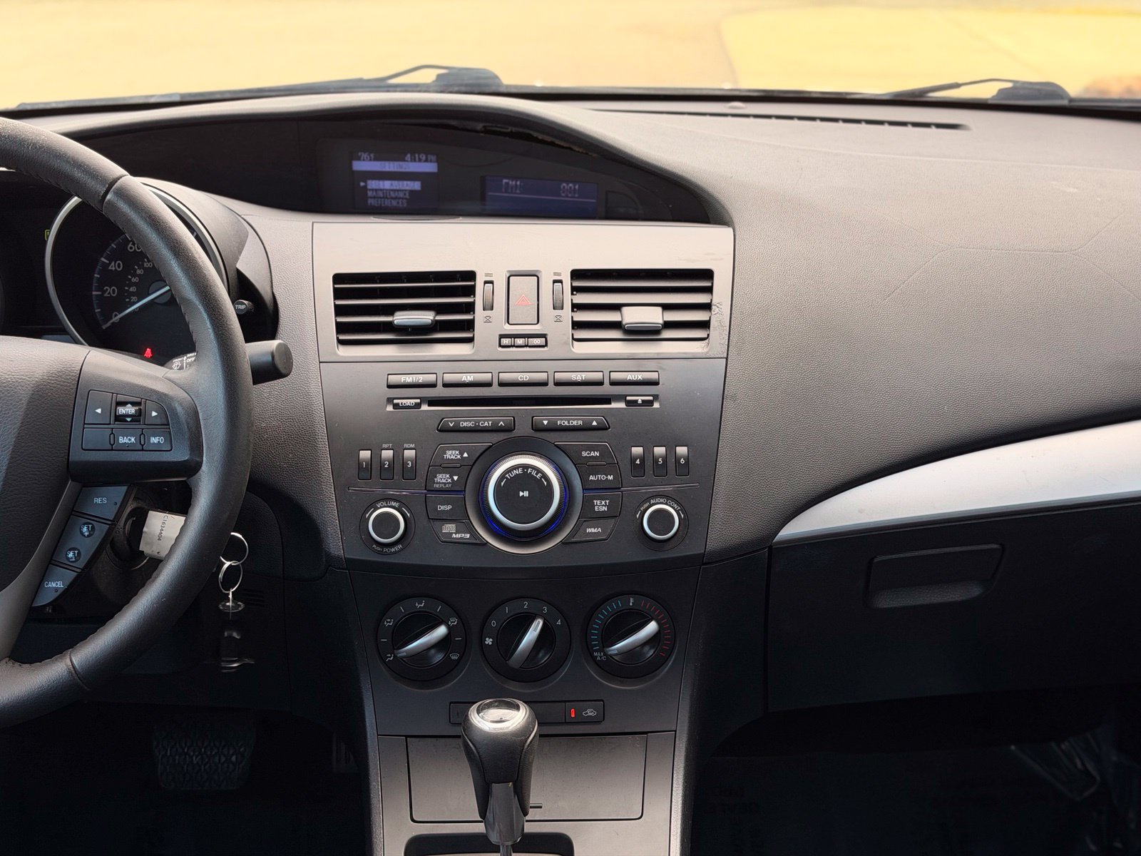 Used 2012 MAZDA MAZDA3 i Touring FWD image 26