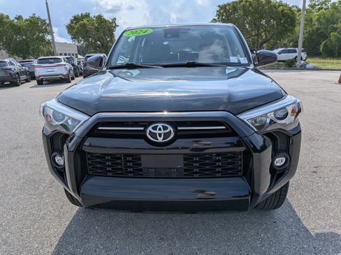 Used 2024 Toyota 4Runner SR5 RWD image 9