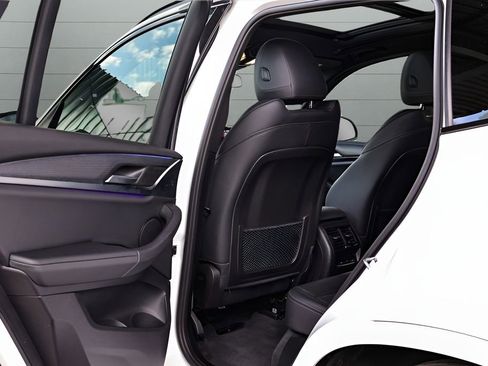 Used 2023 BMW X3 xDrive30i w/ M Sport Package image 38