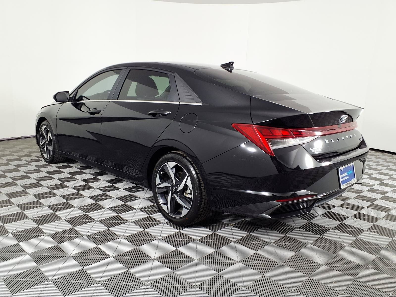 Certified 2023 Hyundai Elantra Limited FWD image 6