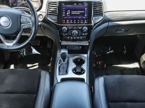 Used 2020 Jeep Grand Cherokee Altitude RWD image 13