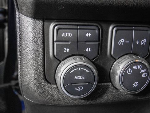 Used 2022 Chevrolet Tahoe Z71 w/ Z71 Off-Road Package image 29