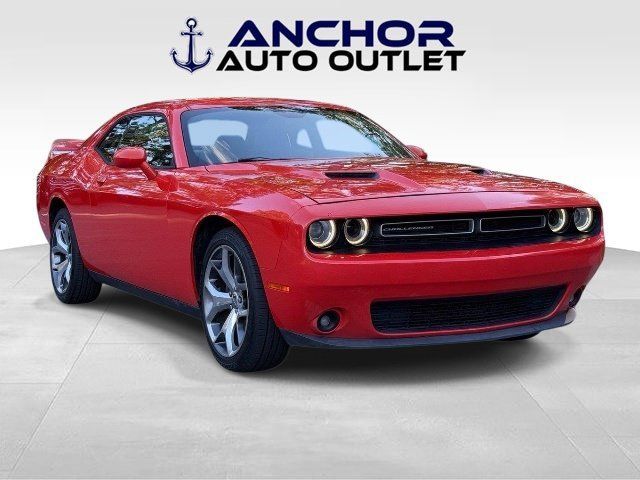Used 2016 Dodge Challenger SXT Plus RWD image 1