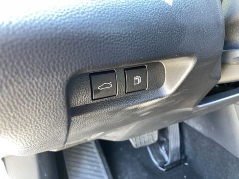 Used 2024 Toyota Crown AWD/4WD image 19