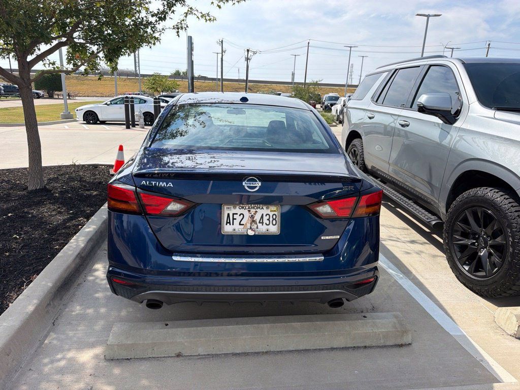 Used 2021 Nissan Altima 2.0 SR FWD image 9