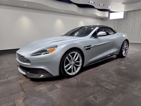 Used 2017 Aston Martin Vanquish Volante RWD image 17