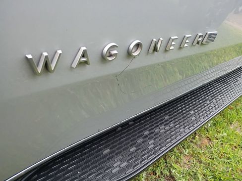 Used 2024 Jeep Wagoneer L Series II w/ Flexible Seating Group AWD/4WD image 23