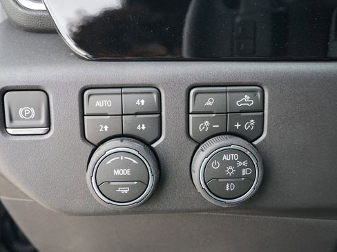 Used 2023 Ford F350 Lariat image 31